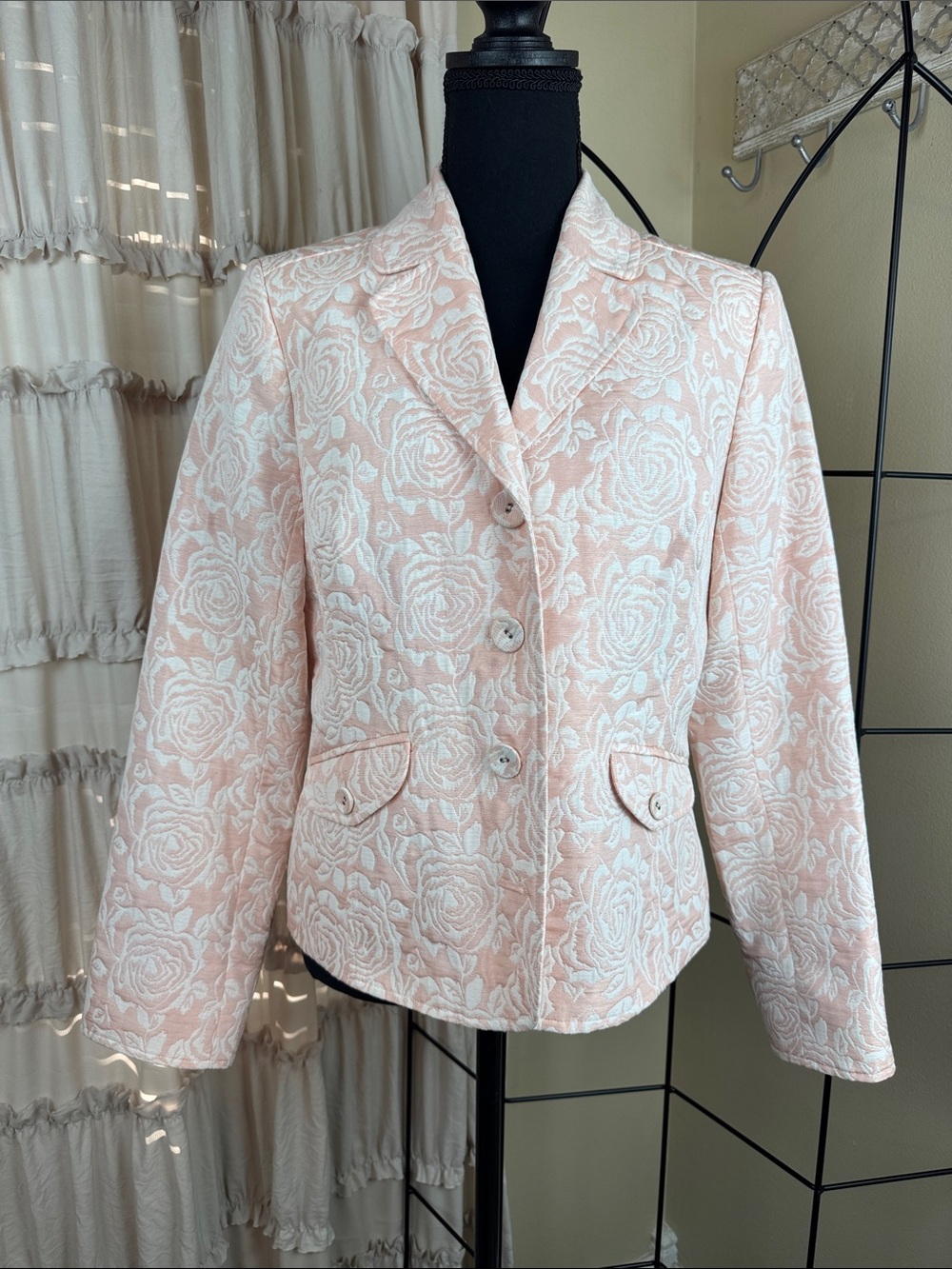 Villager Pale Pink Floral Jacquard Blazer Size 10 EUC